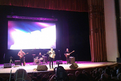 В народном голосовании на эскиз памятника русскому баяну лидирует кортеновский вариант с подсветкой