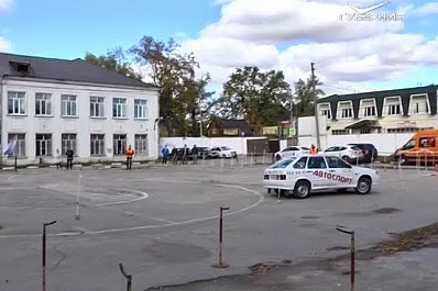 Водители младше 17 лет соревновались в скоростном маневрировании в Самаре