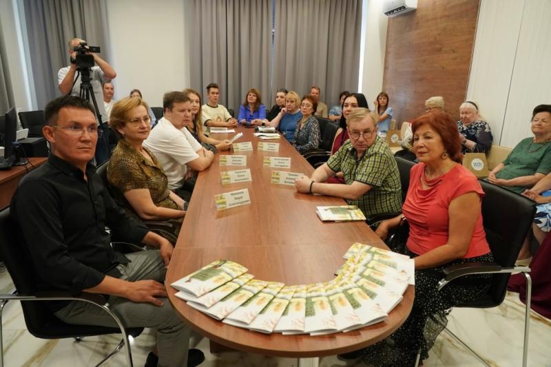 В Самаре издали новый сборник патриотических стихов