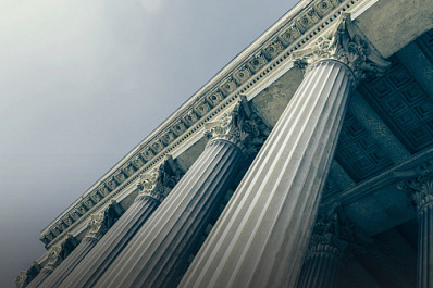 Центробанк России ввел запрет брокерам на короткие продажи на финансовом рынке