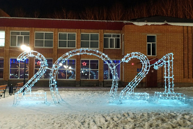 В Челно-Вершинах украшают улицы к Новому году 