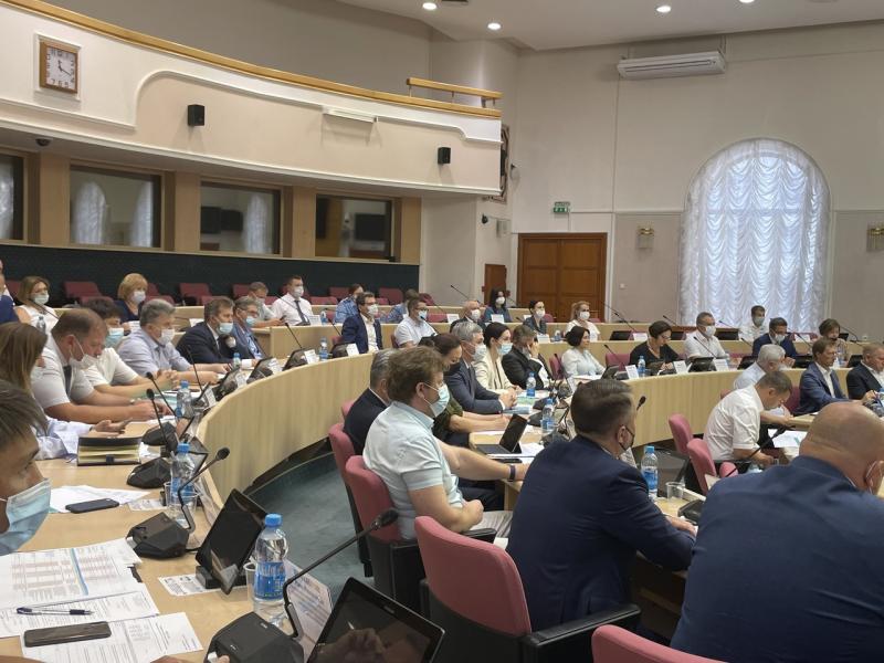 Дмитрий Богданов представил законопроект о снижении ставок УСН на комитете по бюджету губдумы