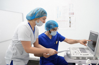 Сосудистый хирург назвал факторы, повышающие риск возникновения варикоза