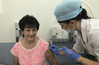 Жители села Хрящевка Ставропольского района прошли вакцинацию в мобильном комплексе