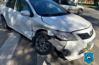 В Промышленном районе Самары столкнулись две Toyota Corolla