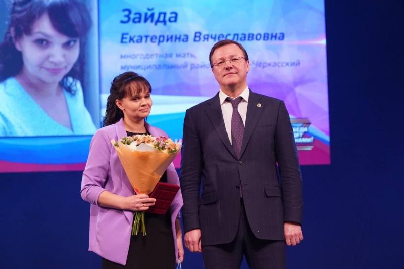 Дмитрий Азаров поддержал инициативу жен военнослужащих о предоставлении отпуска одновременно с супругами