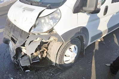 В Сызрани пассажиры маршрутки попали в больницу с переломами после столкновения с «Нивой Шевроле»