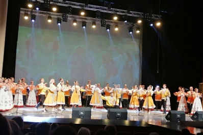 Волжский народный хор выступил на фестивале "Широкая Волга"