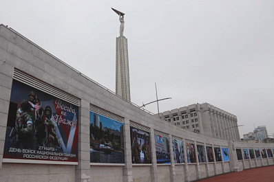 В Самаре на площади Славы открылась фотовыставка "Всегда на страже"