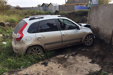 В Самарской области "Калина" слетела в кювет