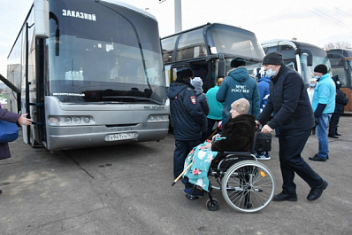 "Отзывчивость – это по-самарски": Дмитрий Азаров поблагодарил земляков за помощь переселенцам