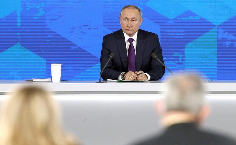 Рост зарплат и рекорды на стройке: Владимир Путин подвёл экономические итоги года
