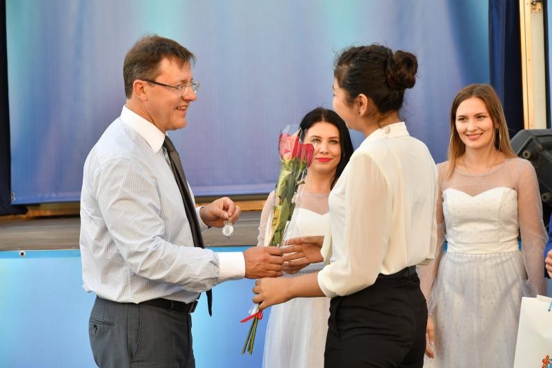 В Самарской области ключи от своих квартир получили 12 детей-сирот