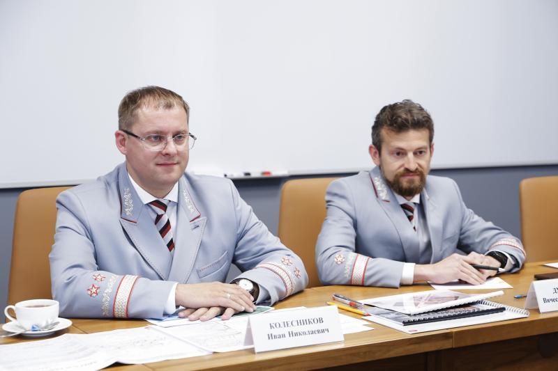 Комфорт пассажиров и развитие пригородного сообщения: Вячеслав Федорищев провел встречу с РЖД