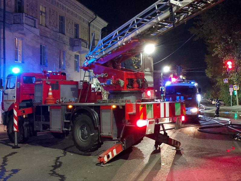 В Самаре на улице Садовой горят расселенные дома