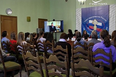 Самарские школьники встретились с легендой региональной журналистики