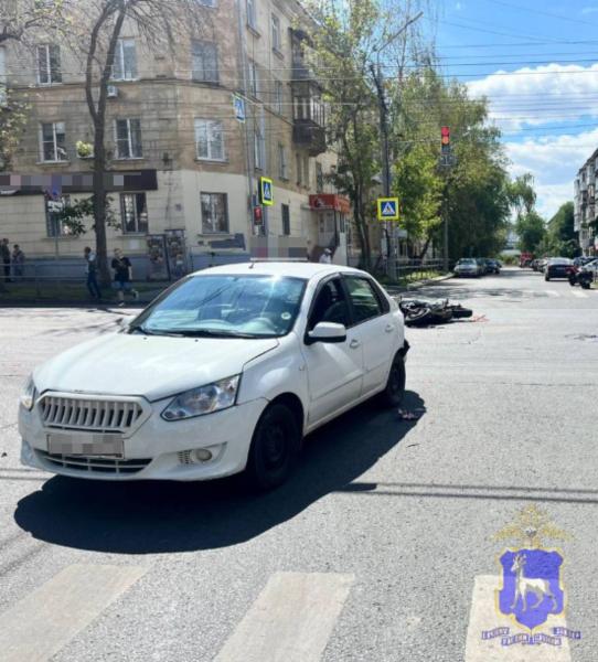 В Самаре на проспекте Масленникова Datsun врезался в мотоцикл
