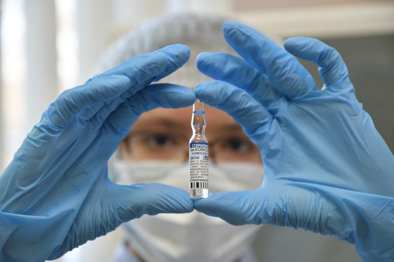 В России вакцинацию от COVID-19 прошли уже около 4 миллионов человек