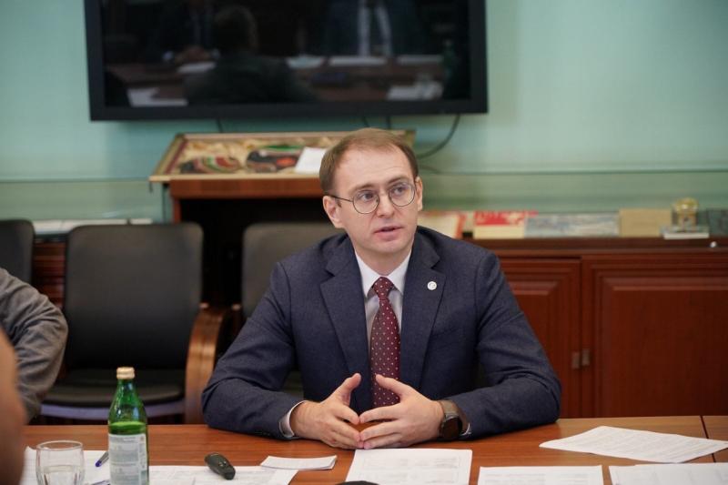 "Должна быть синергия": Дмитрий Азаров - о равном развитии гуманитарного и аэрокосмического направлений Самарского университета