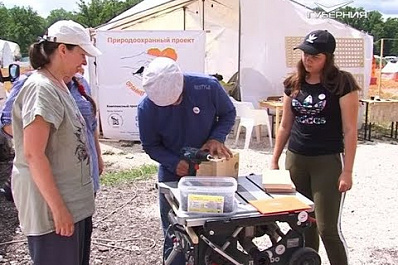 Экология в массы: на Грушинском фестивале провели мастер-классы по изготовлению скворечников