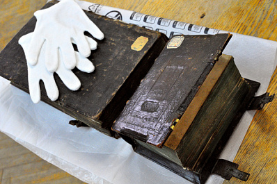 В Самарской областной научной библиотеке оцифруют более ста уникальных книжных памятников