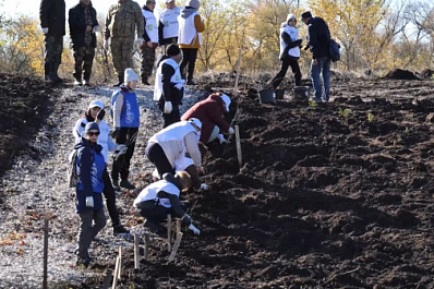 Дань памяти героям ВОВ: в Красноярском районе создают геоглиф в форме ордена Красной Звезды