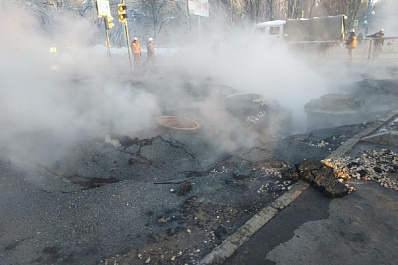 В Самаре восстановлено движение транспорта в районе прорыва теплотрассы
