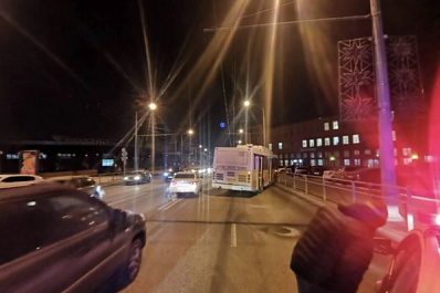 На Московском шоссе в Самаре столкнулись 2 автобуса и 2 автомобиля