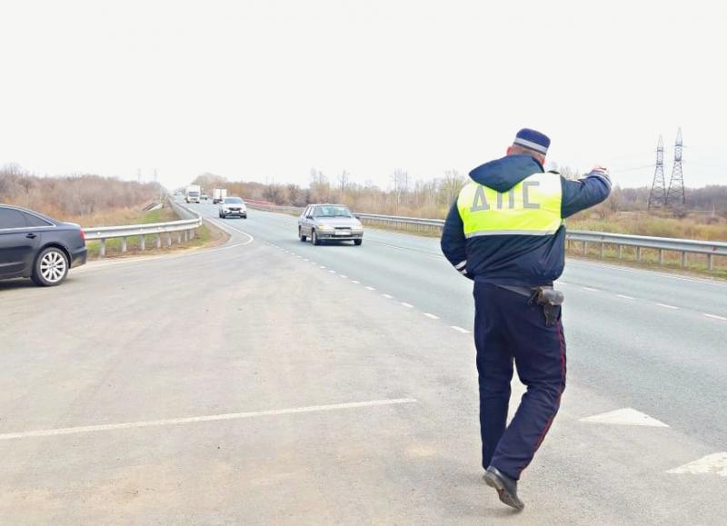 В Самарской области за водителями-нарушителями следят "скрытые патрули"