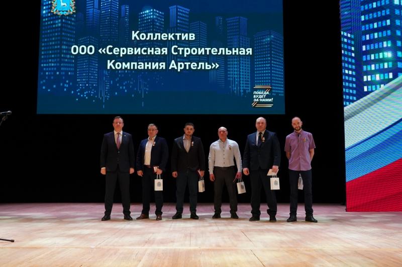 Дмитрий Азаров поблагодарил работников сферы ЖКХ за ежедневный труд