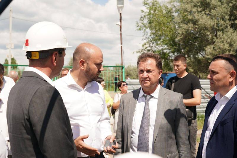 Вячеслав Федорищев поручил ускорить темпы строительства жилья в Кинеле для переселения людей из аварийного фонда