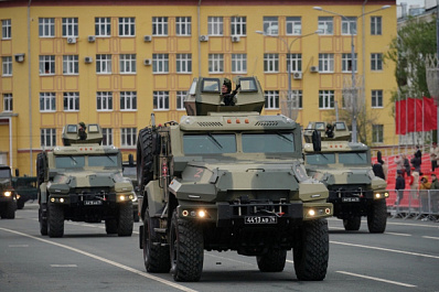 Парад Победы на площади Куйбышева в Самаре 9 мая 2024 года: онлайн-репортаж