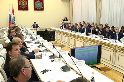 Дмитрий Азаров провел заседание совета по улучшению инвестиционного климата региона