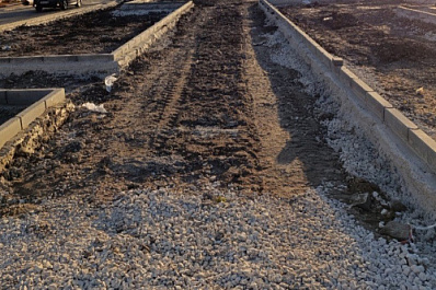 В Самаре обустраивают тротуар вдоль школы № 87