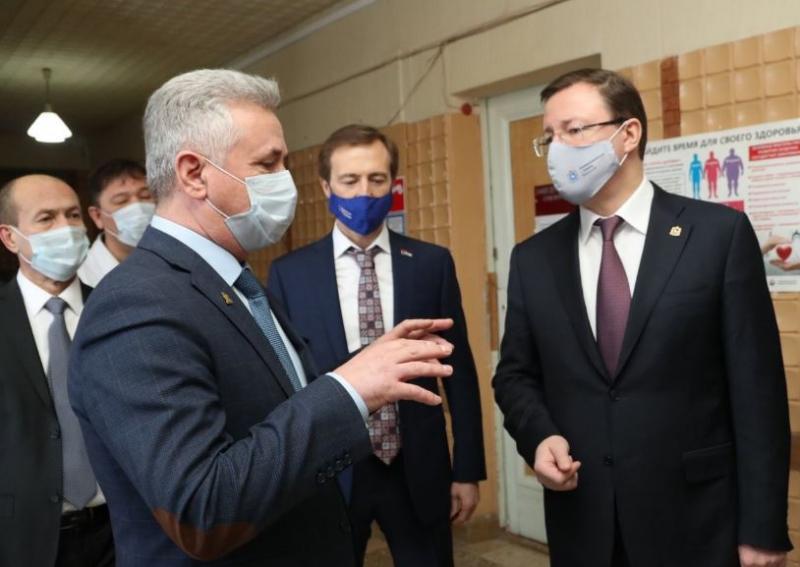 Дмитрий Азаров поручил провести ремонт Алексеевской поликлиники в этом году