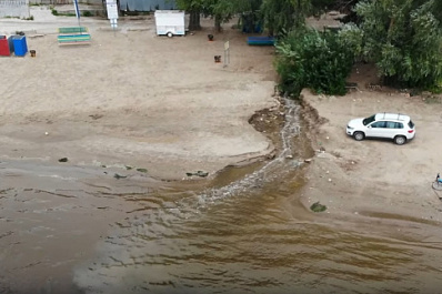 Жители Самары пожаловались на сбросы грязной воды в Волгу