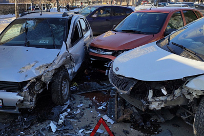 В Тольятти водитель иномарки устроил автомесиво