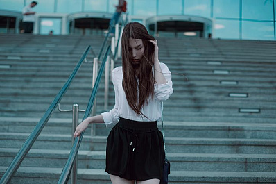 В Самаре девушка второпях забыла надеть на работу юбку 