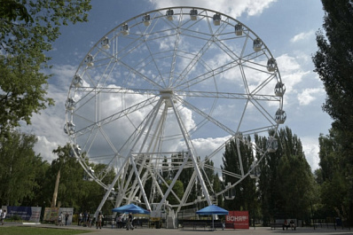 В Самаре продезинфицировали колесо обозрения в парке имени Гагарина