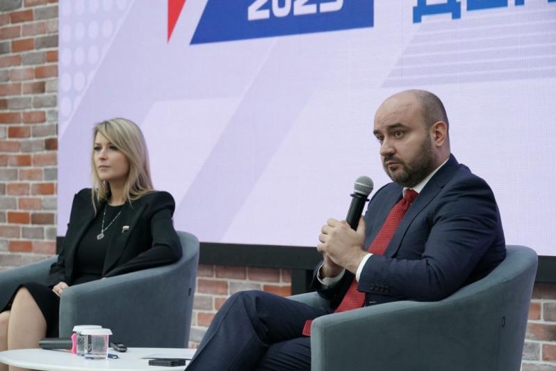 Теория малых дел: в Самаре прошел форум молодых депутатов