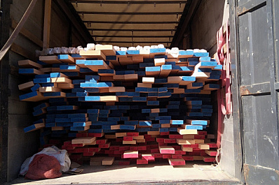 Самарские таможенники остановили контрабанду ценных пород дерева