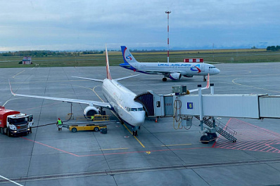 Самолет из Самары не смог штатно затормозить в аэропорту "Шереметьево" из-за технического сбоя