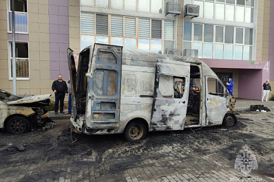 Вспыхнувшая в Тольятти "Газель" уничтожила еще две машины