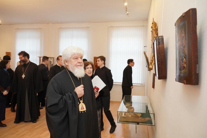 Образы Богоматери: в Самарском епархиальном церковно-историческом музее проходит выставка икон