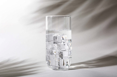 Вода с газом или без: мнение гастроэнтеролога