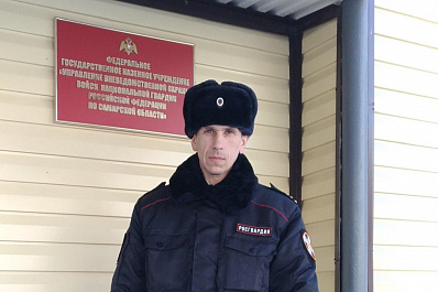 В Самаре сотруднику Росгвардии пришлось спасать автоугонщика от владельца машины