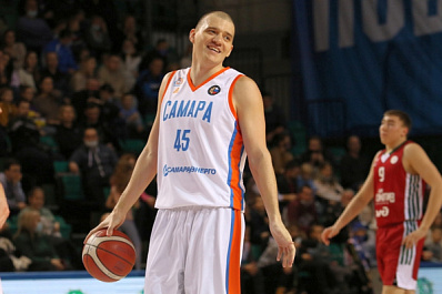Максим Шелекето еще на один сезон остается в БК "Самара" 