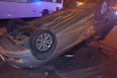 Пьяный тольяттинец на "Гранте" перевернул "Хендай"