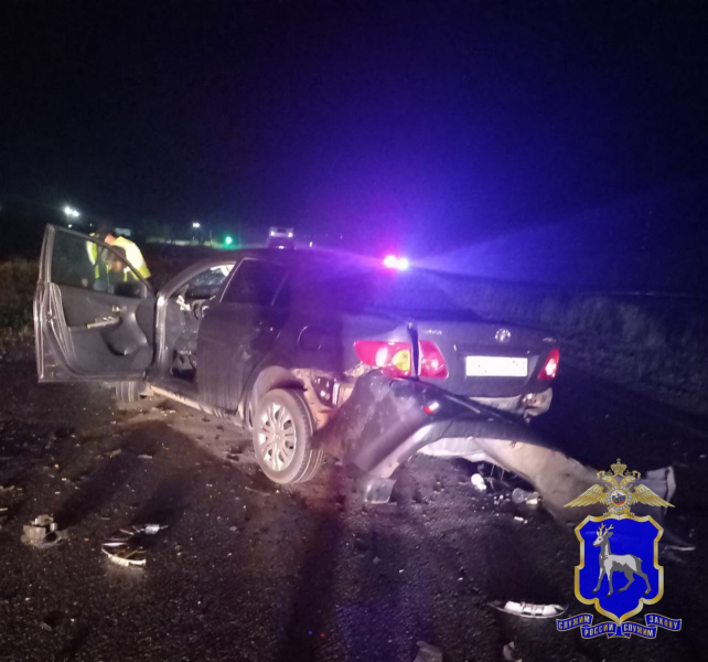 В Самарской области парень погиб после лобового столкновения "Тойоты" и "Рено"