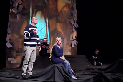 "Я Zнаю праVду": донецкий театр показал в Самаре спектакль о войне в Донбассе